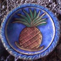 Plate with pineapple